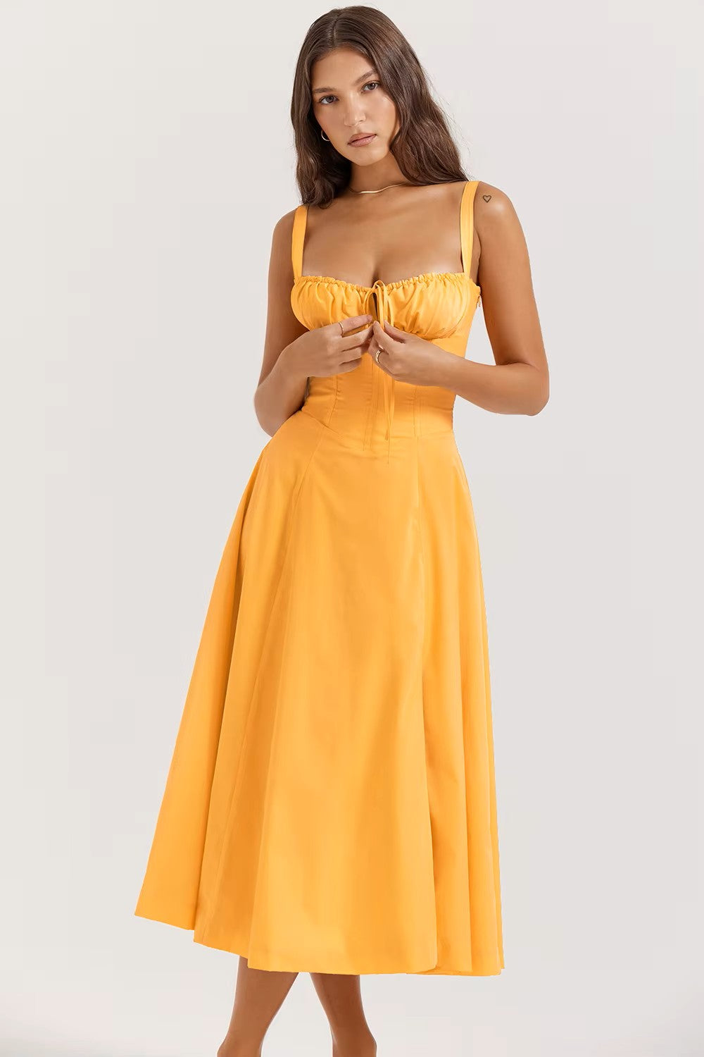 Iselle – Airy Summer Dress for a Playful and Feminine Look