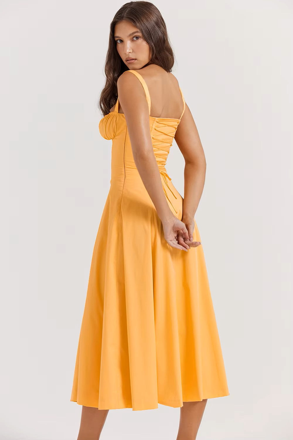 Iselle – Airy Summer Dress for a Playful and Feminine Look